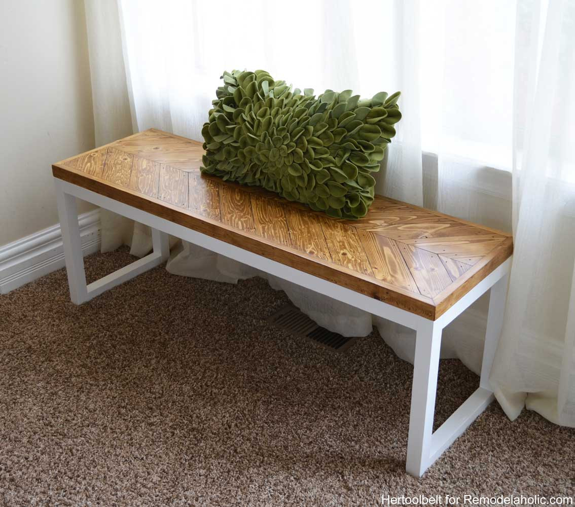 DIY Wooden Bench
 Remodelaholic