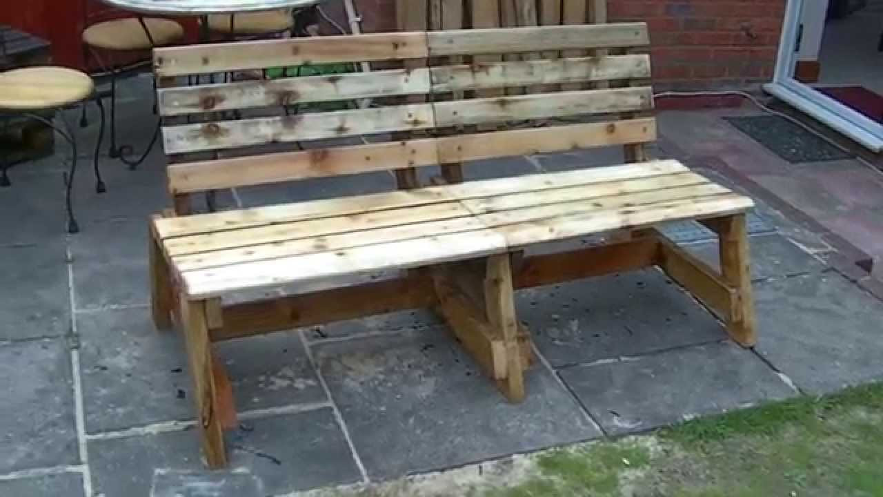 DIY Wooden Bench
 Garden bench out of reclaimed wood DIY