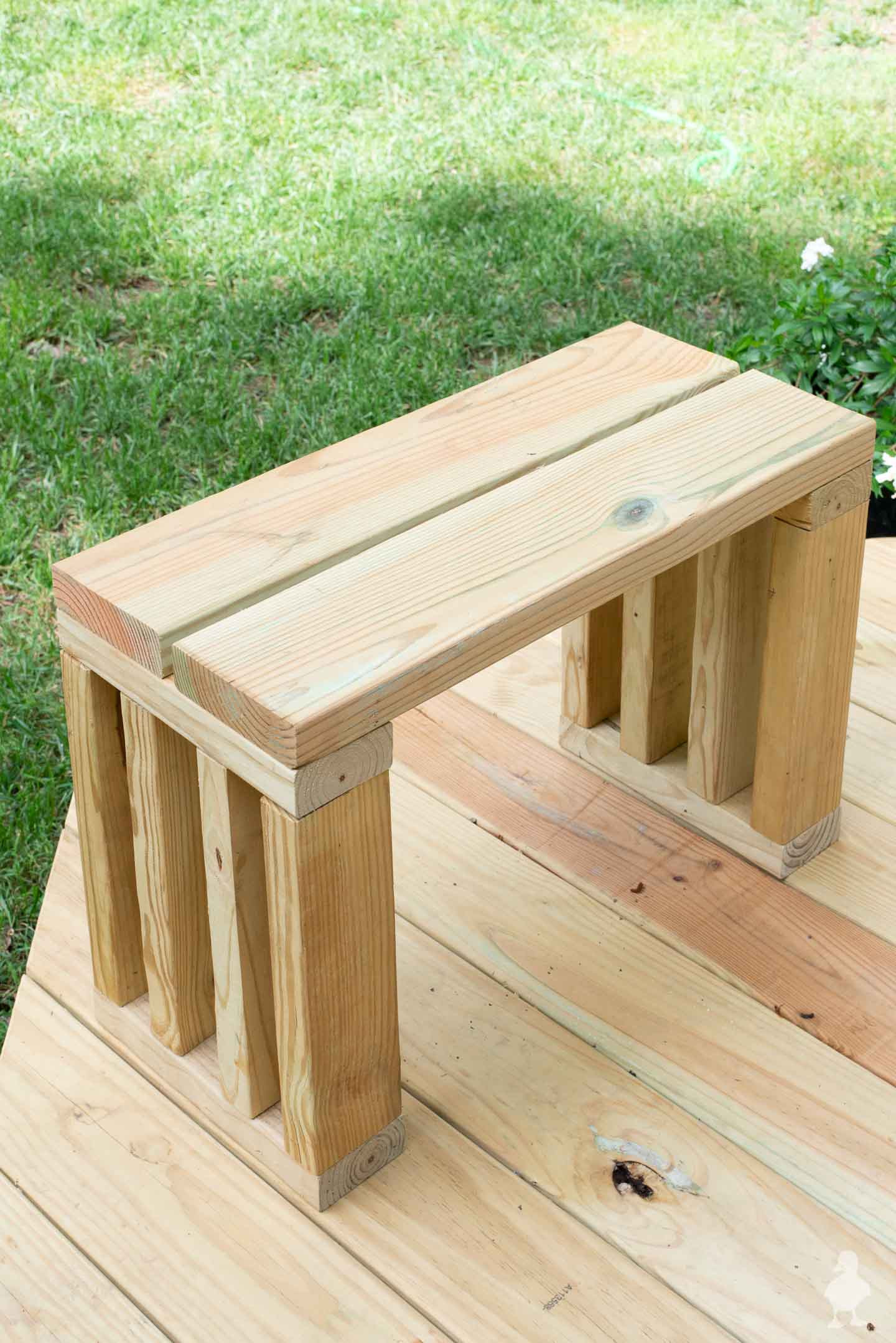 DIY Wooden Bench
 Meet The Blogger Ugly Duckling House Stacy Risenmay