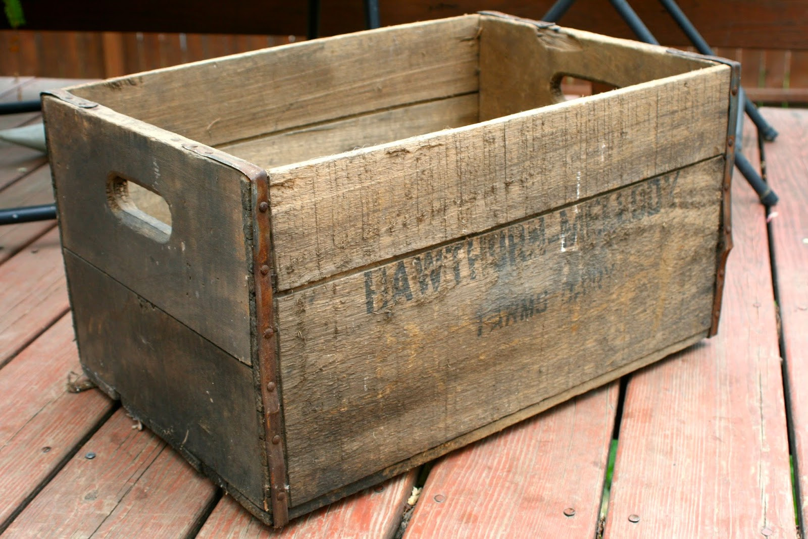 DIY Wooden Boxes
 The Little Backyard Farm DIY Repurpose a Vintage Wooden Box