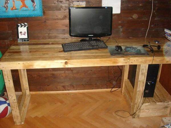 DIY Wooden Computer Desk
 DIY Pallet puter Desk