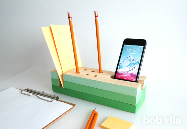 DIY Wooden Desk Organizer
 50 DIY Wood Projects