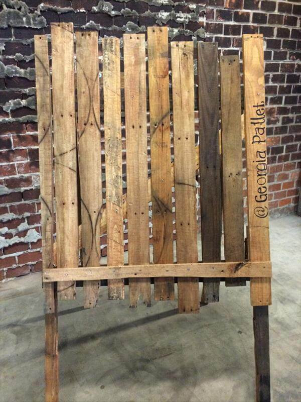 DIY Wooden Easel
 DIY Wood Pallet Easel Pallet Art