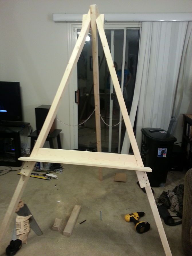 DIY Wooden Easel
 Make an Easel