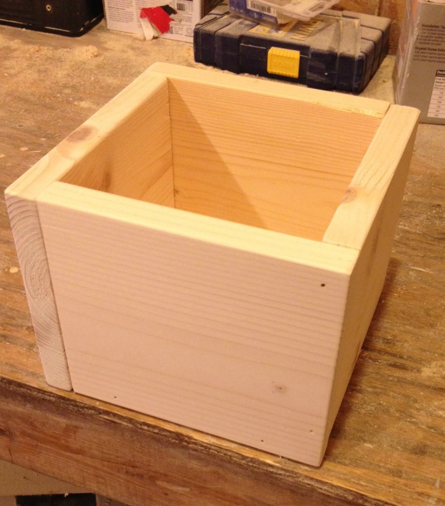 DIY Wooden Keepsake Box
 How to Build a DIY Keepsake Box from Scrap Wood