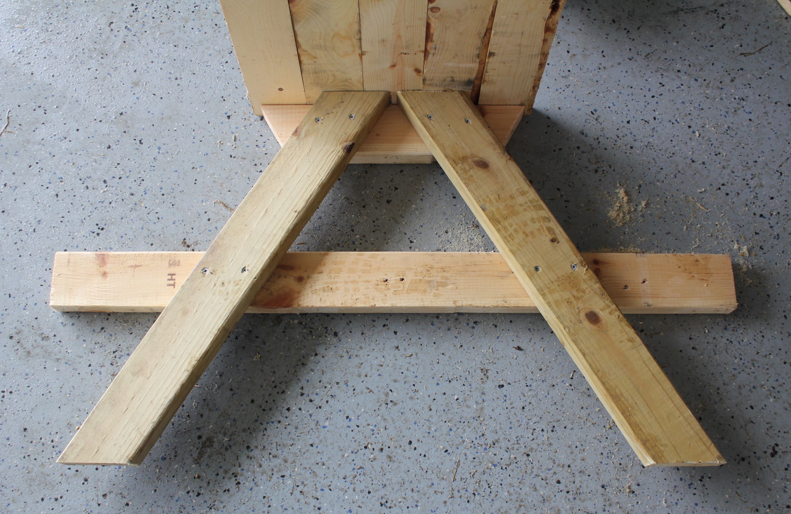 DIY Wooden Picnic Table
 DIY Kids Picnic Table from Pallet Wood