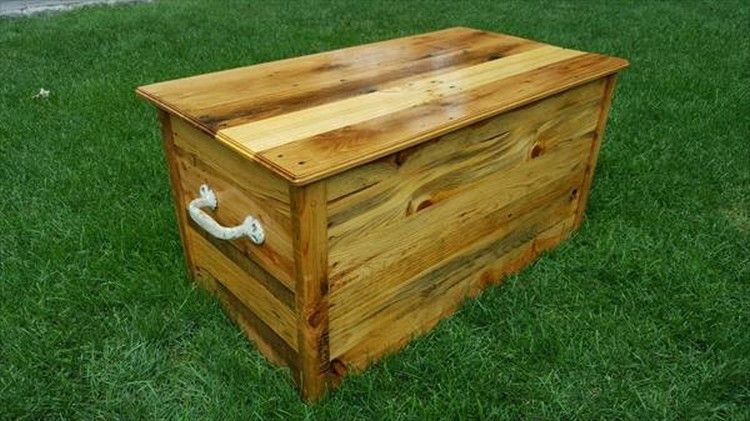 DIY Wooden Storage Boxes
 DIY Wooden Pallet Storage Box Plans