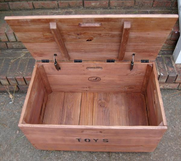 DIY Wooden Toy Chest
 DIY Wooden Pallet Kids Toy Chest