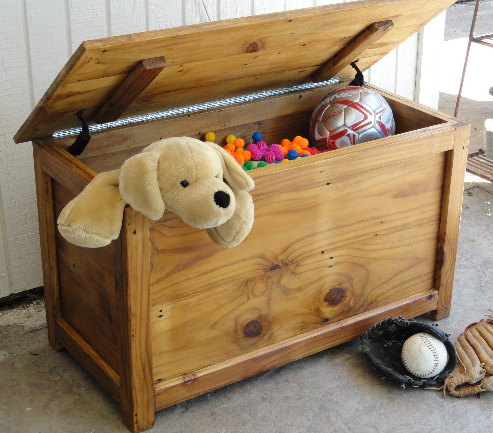 DIY Wooden Toy Chest
 Craftsman s Corner Nina s Toy box