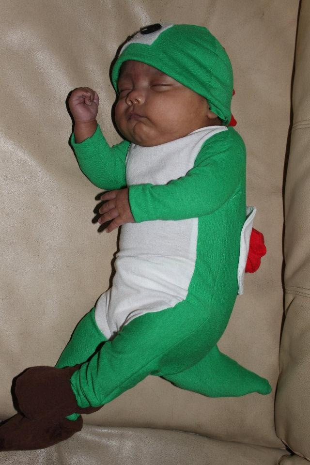 DIY Yoshi Costume
 Yoshi Costume DIY r Baby and her stroller would be her