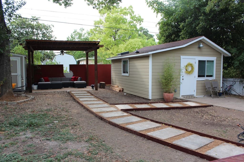 Doc'S Backyard Austin
 Backyard Austin Casita Guesthouses for Rent in Austin