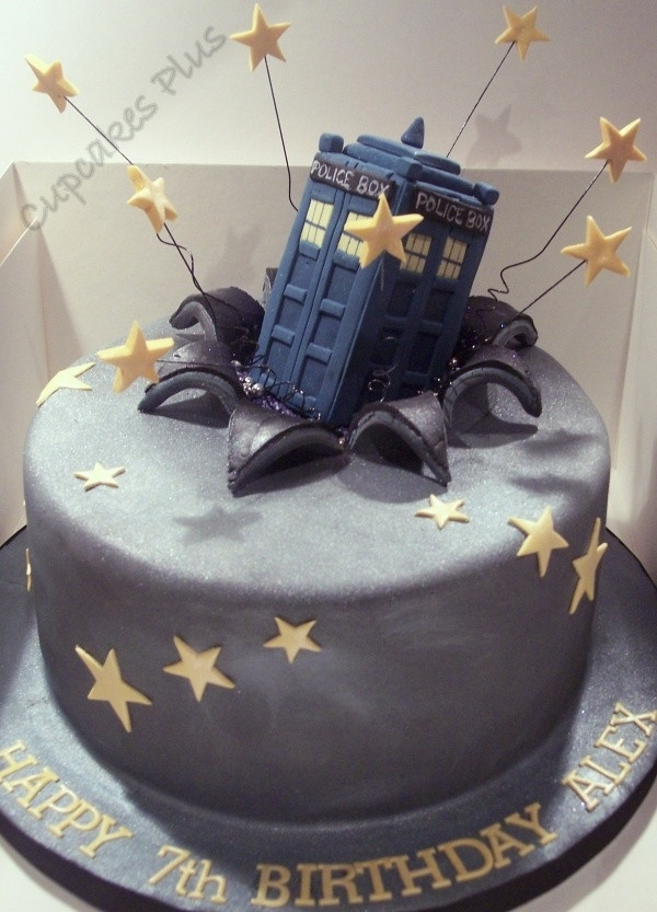 Doctor Who Birthday Cake
 Dr Who Tardis cake I magic blue box Pinterest