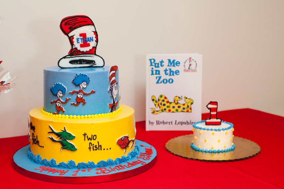 Dr Seuss Birthday Cake
 Nico and LaLa Dr Seuss First Birthday