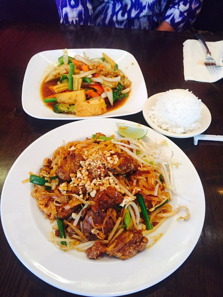 Duck Pad Thai
 Ve arian duck pad Thai & spicy garlic basil ve ables