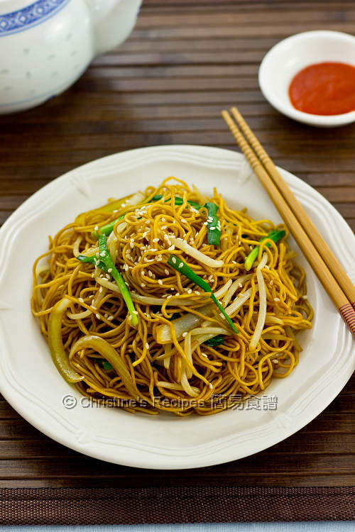 Easy Chinese Noodle Recipes
 Supreme Soy Sauce Fried Noodles 豉油皇炒麵