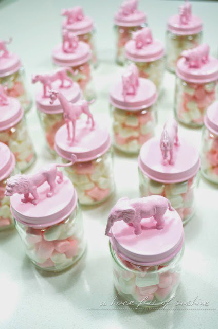 Easy Diy Baby Shower Decorations
 10 Simple And Quick To Make DIY Baby Shower Favors