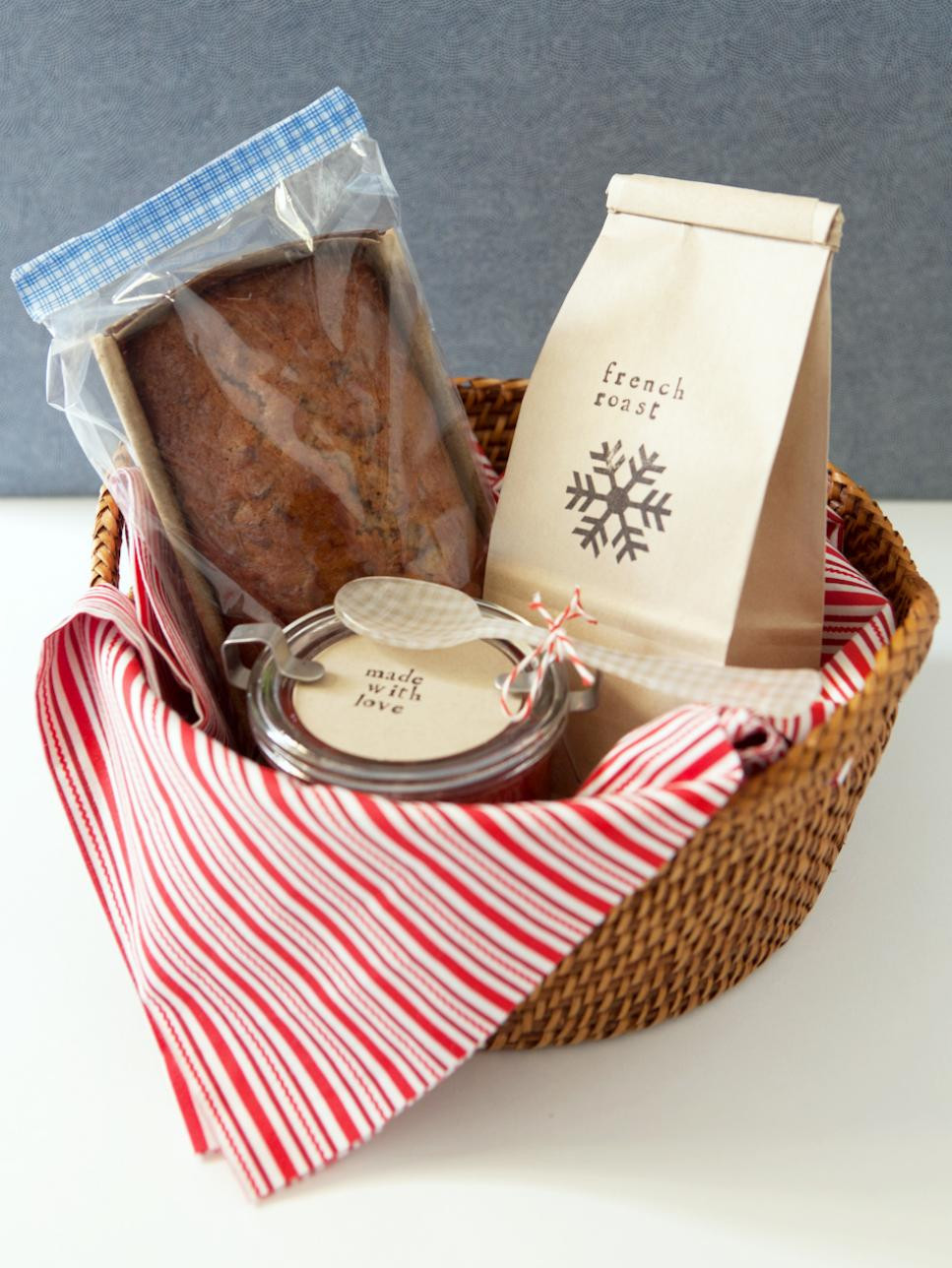 Easy Gift Baskets Ideas
 Last Minute Homemade Gifts 16 Gifts Everyone Will Love