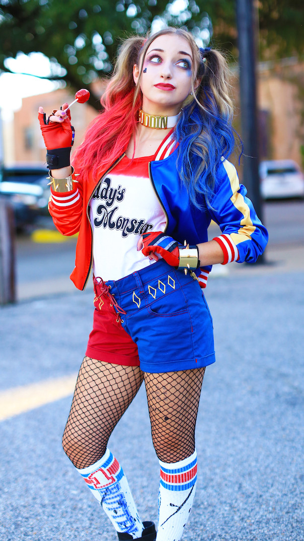 Easy Harley Quinn DIY Costume
 Harley Quinn Pigtails