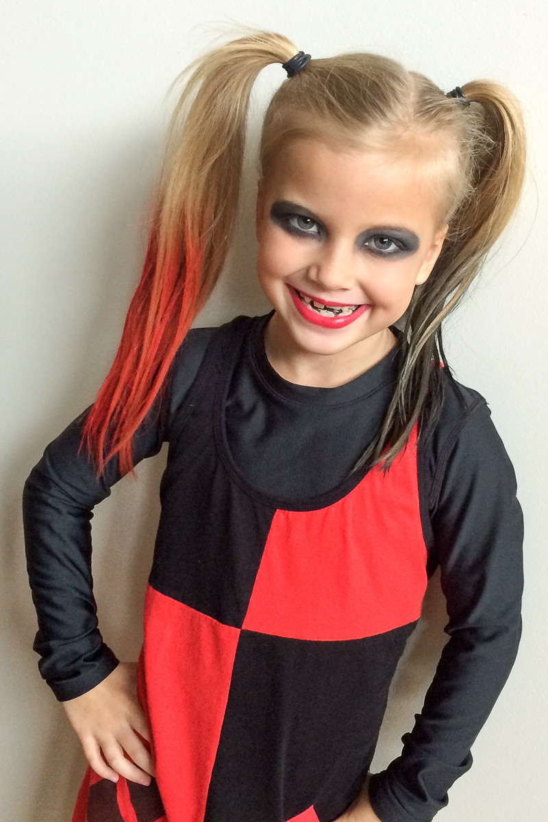 Easy Harley Quinn DIY Costume
 DIY Harley Quinn Halloween Costume For Girls Deal