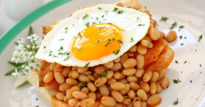 Eggs And Beans Breakfast
 Poached Egg with Baked Beans on Toast Recipe Weight Loss