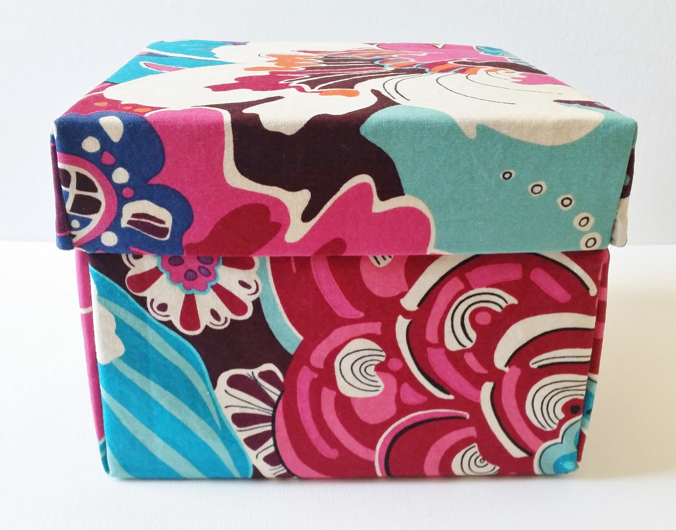 Fabric Box DIY
 DIY Fabric Box With Lid Tutorial