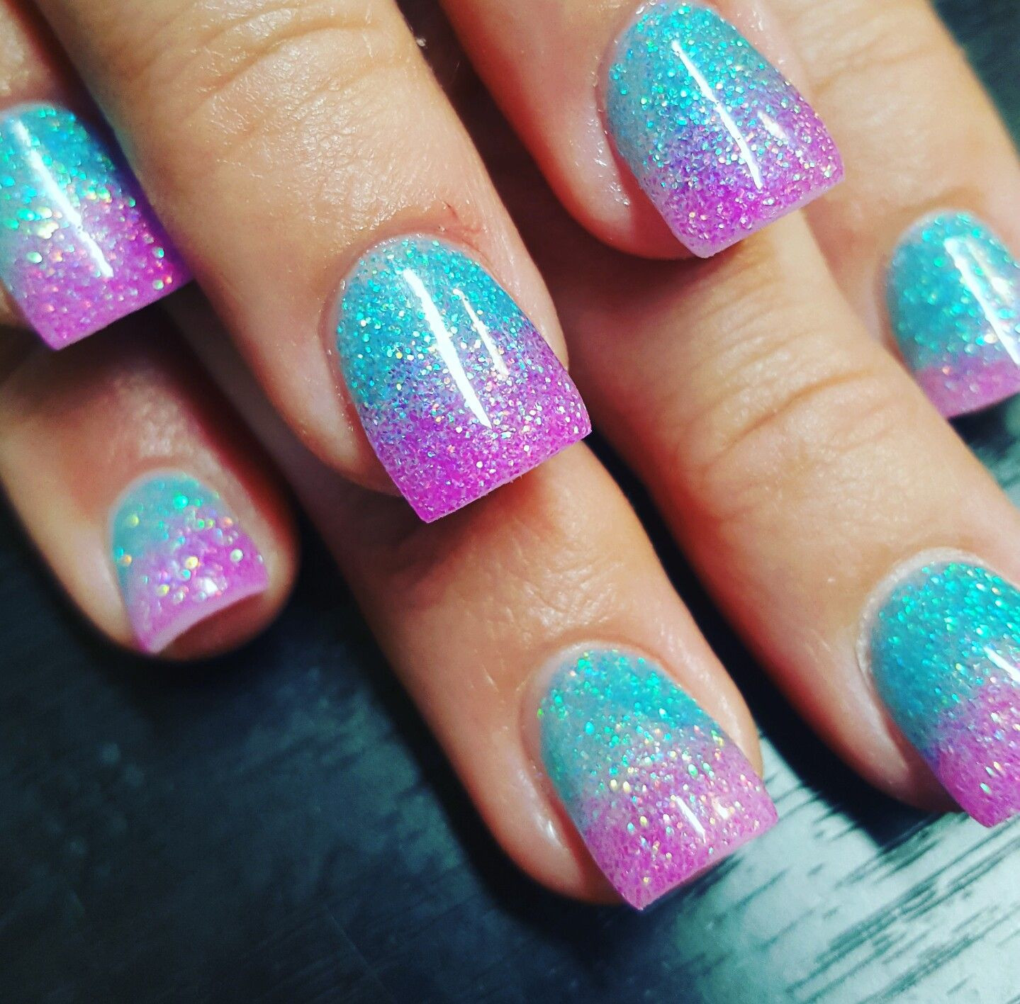 Fade Glitter Nails
 Faded glitter nails