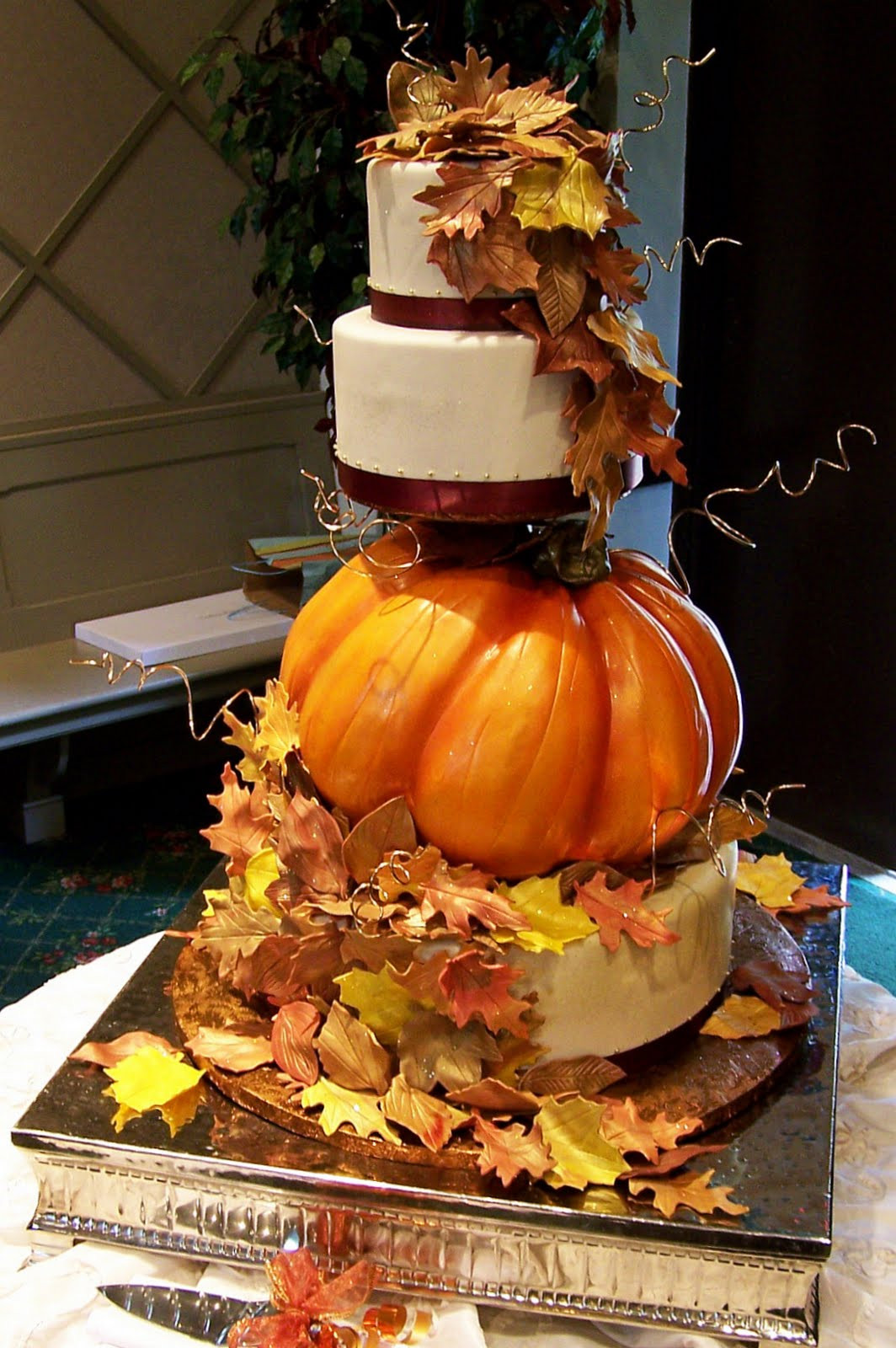 Fall Wedding Cakes Pictures
 45 Incredible Fall Wedding Cakes that WOW