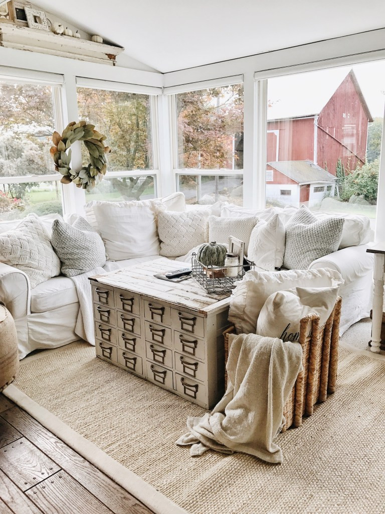 Farmhouse Style Living Room
 10 Gorgeous Farmhouse Living Rooms – Hallstrom Home