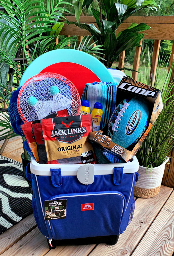 Father'S Day Gift Basket Ideas Pinterest
 Summer Fun Father s Day Gift Basket Idea Un mon Designs