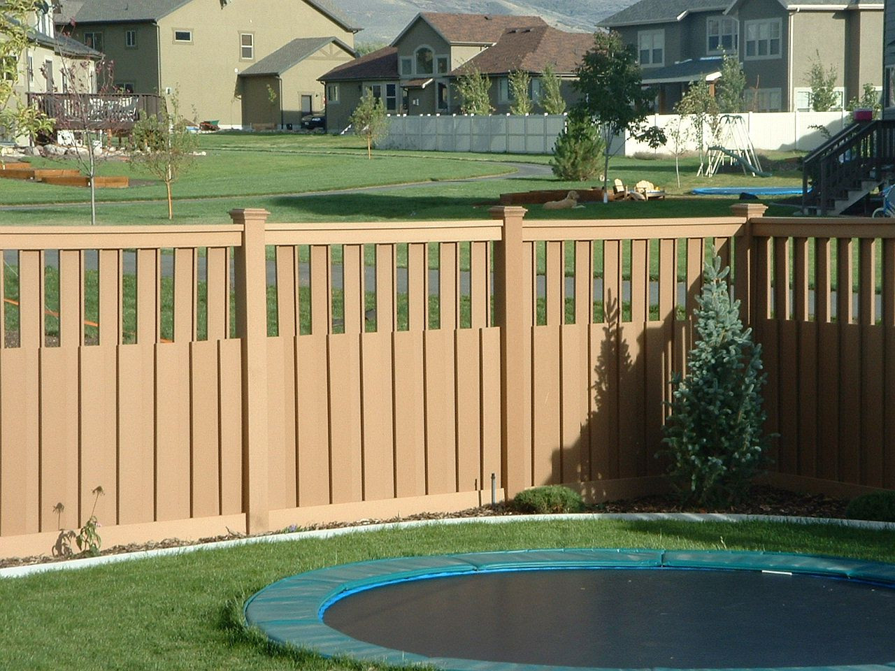 Fence Pictures For Backyard
 Backyard Fencing Ideas – HomesFeed