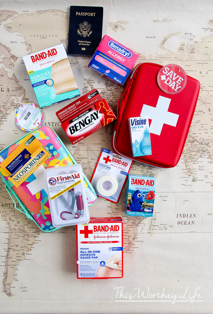 First Aid Kit DIY
 FREE Printable