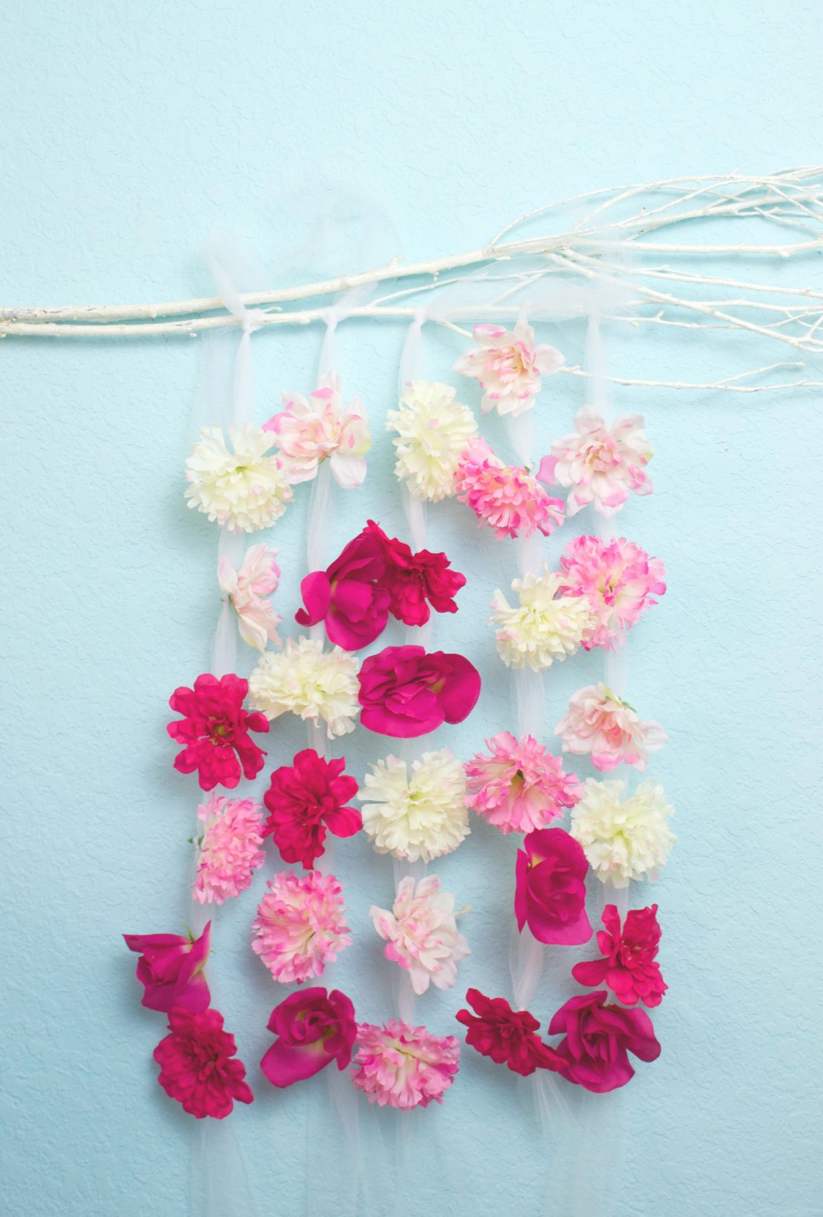 Flower Wall Decor DIY
 Floral Wall Hanging DIY Decor