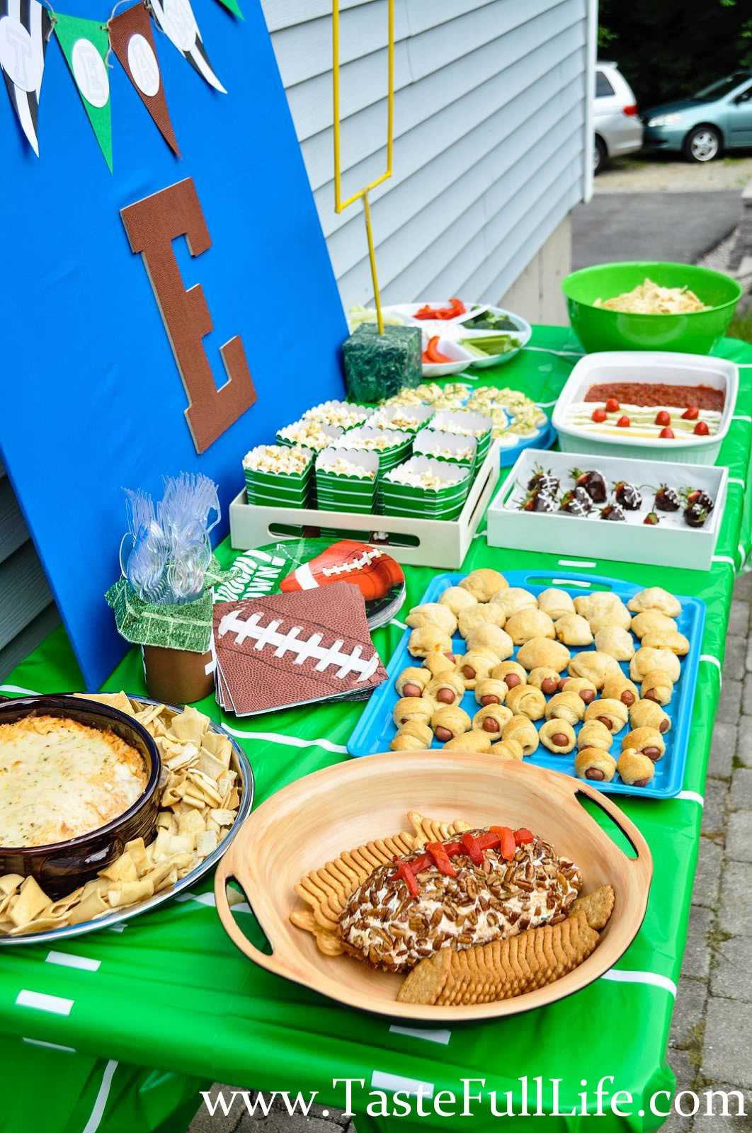 Food Ideas For Football Party
 Team E Football Themed Birthday Party Pretty Real