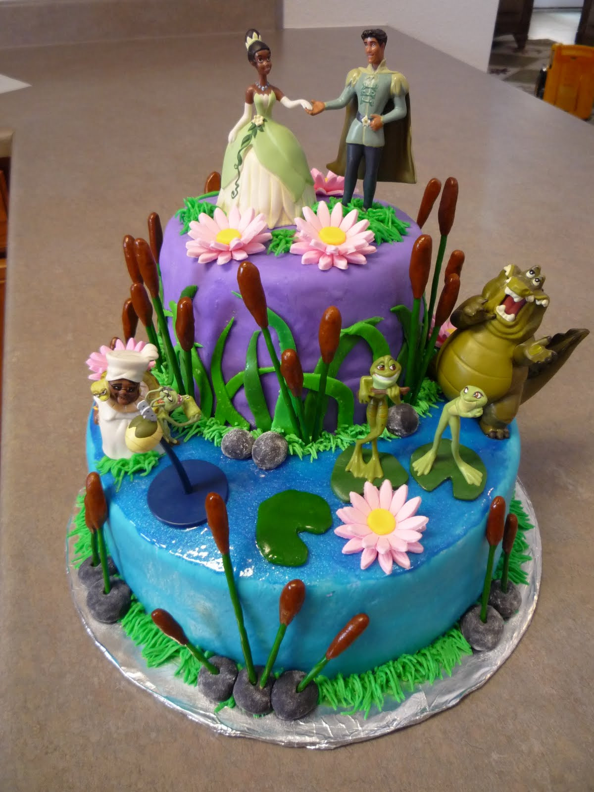 Frog Birthday Cake
 Kikin Kakes Princess and The Frog Birthday Cake