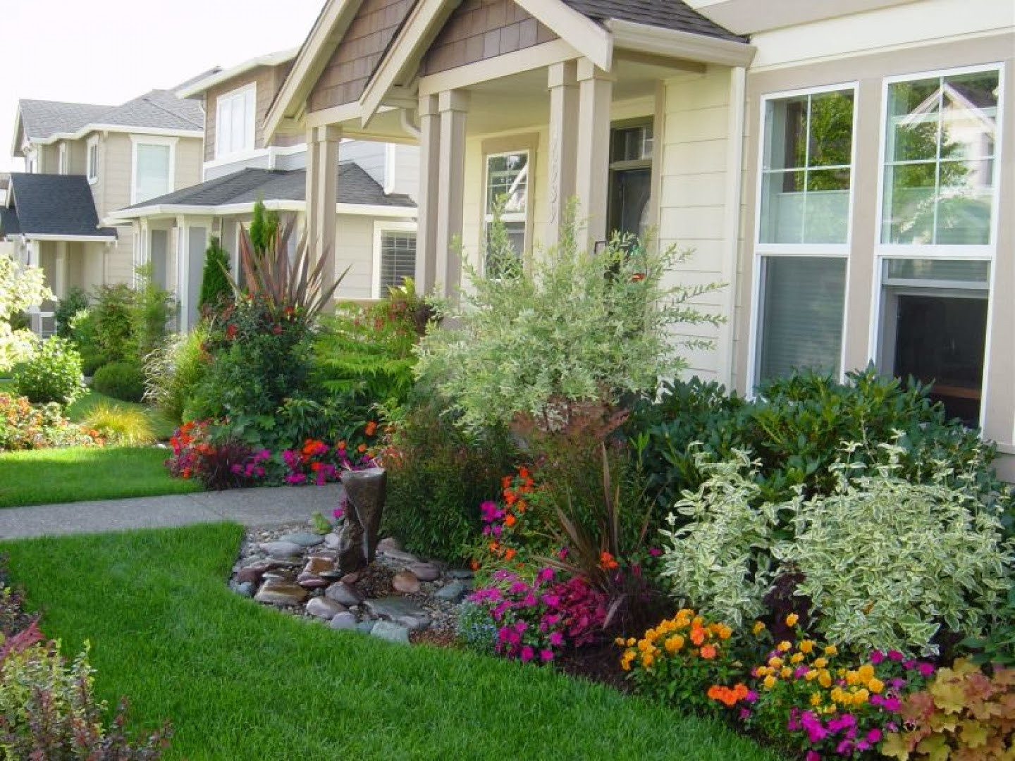 Front Yard Landscape Beautiful Gardening and Landscaping Front Yard Landscaping