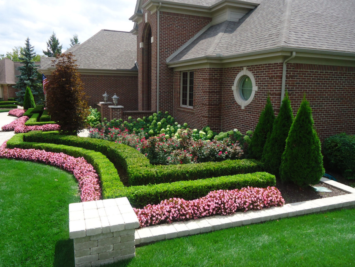 Front Yard Landscape Ideas
 Prepare Your Yard for Spring with These Easy Landscaping