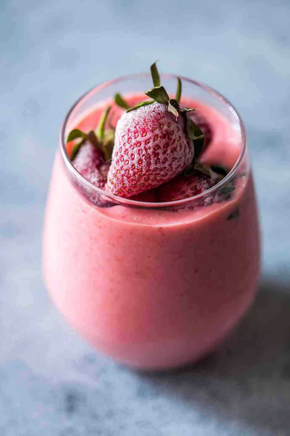 Fruit Smoothie Recipes With Yogurt
 Frozen Strawberry Greek Yogurt Smoothie 10 minute Breakfast