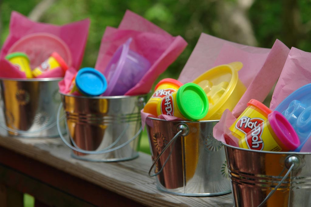 Fun Party Favors For Kids
 Kids Party Favors are Easy to Find cose You Know What