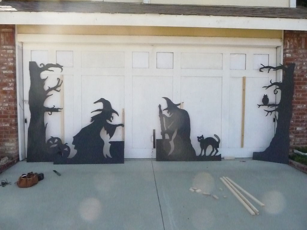 Garage Door Halloween Decoration
 Halloween Garage Door Silhouette 6 Steps with
