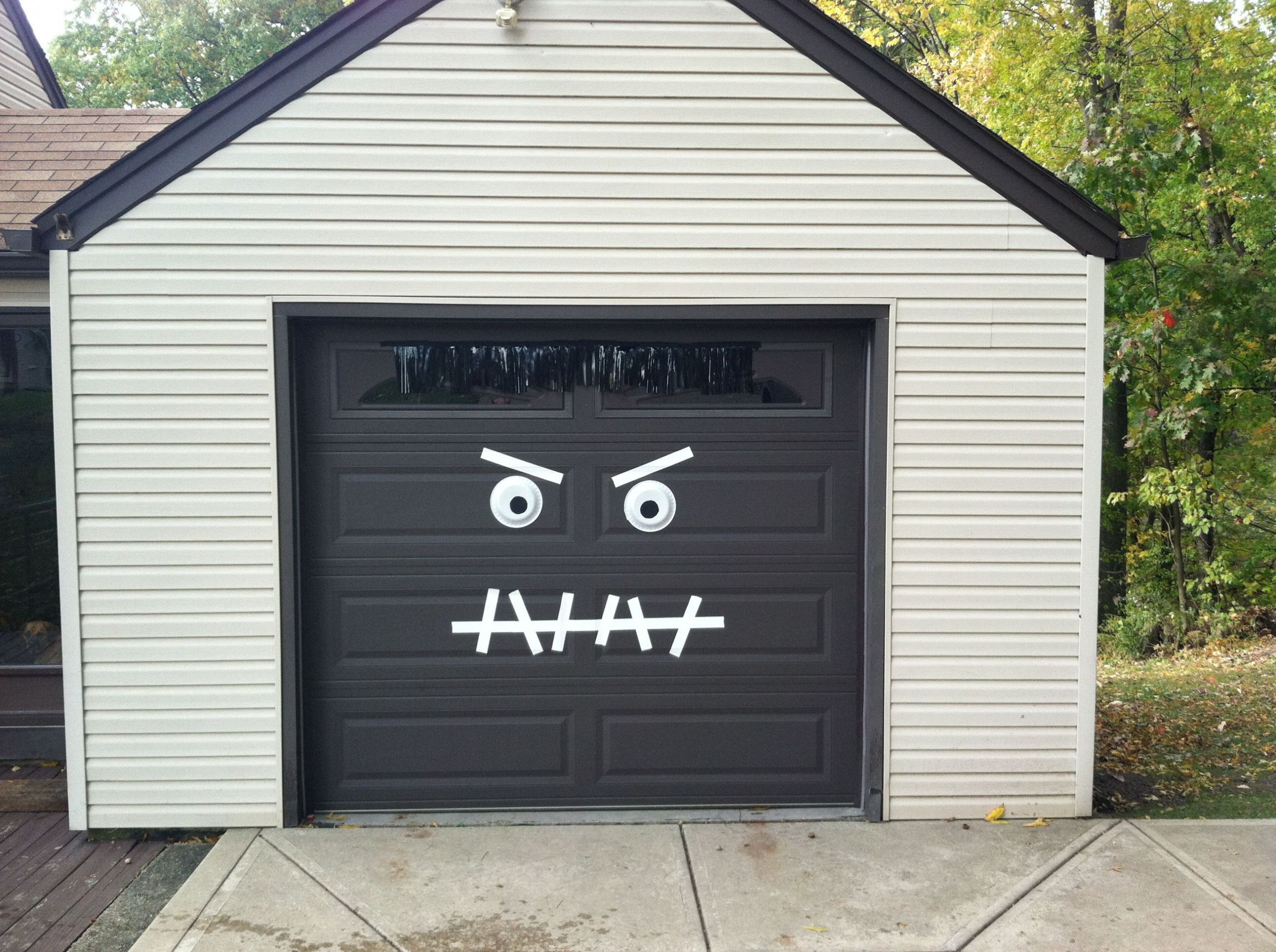 Garage Door Halloween Decoration
 Monster Garage Door Halloween Decoration Easy 2 make