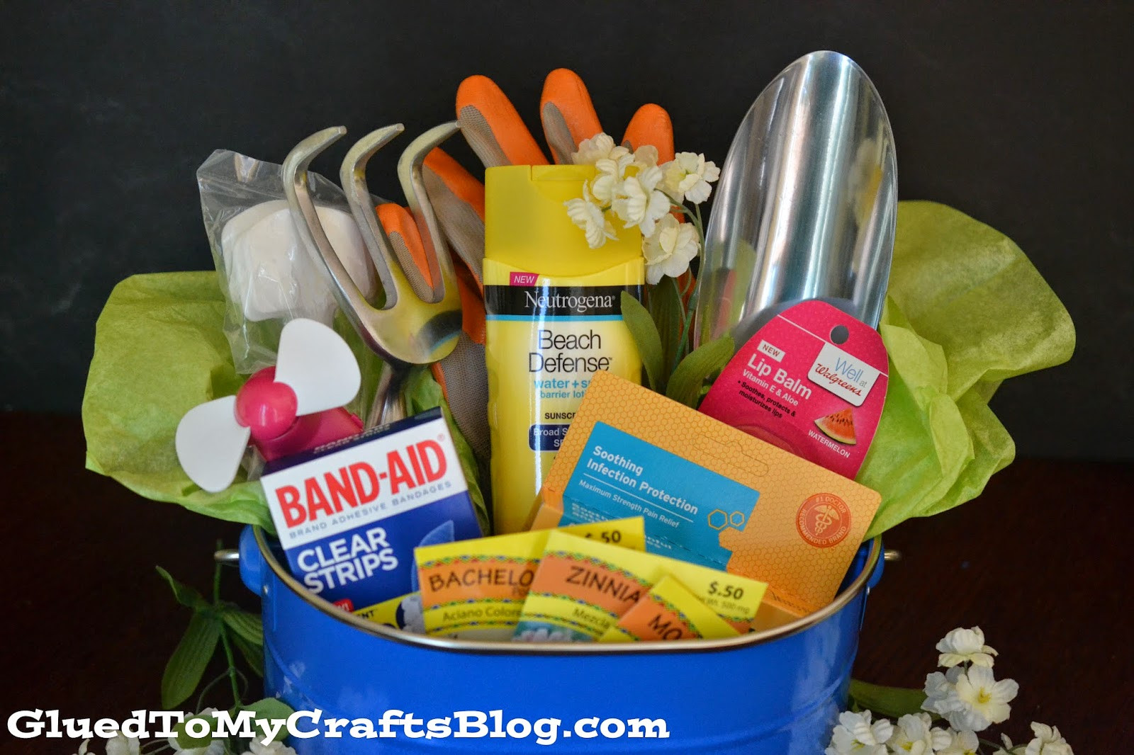 Garden Gift Baskets Ideas
 Celebrate The Gardener In Your Life Gift Basket Idea