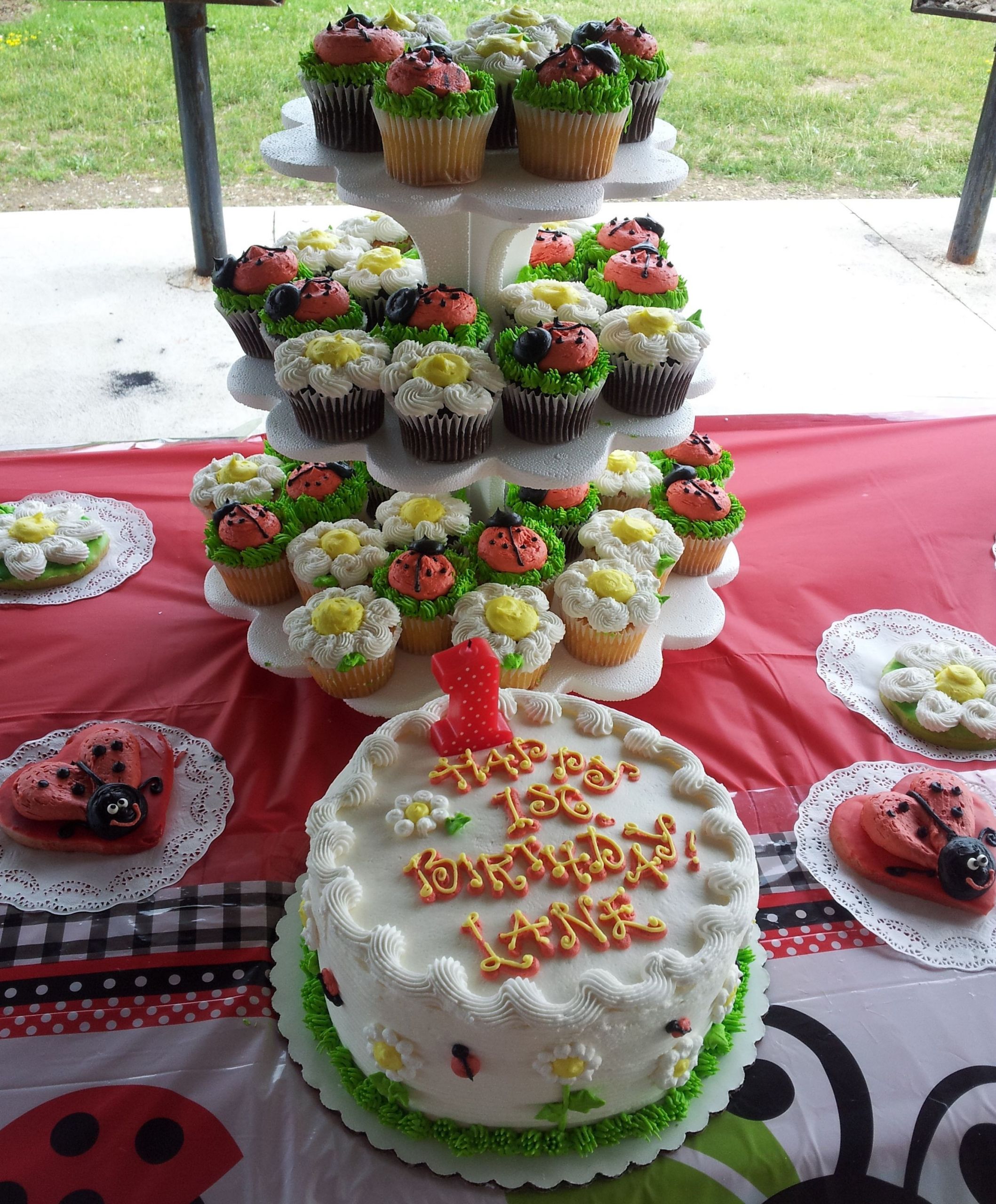 Giant Eagle Birthday Cakes
 cake and cupcakes by Giant Eagle for party