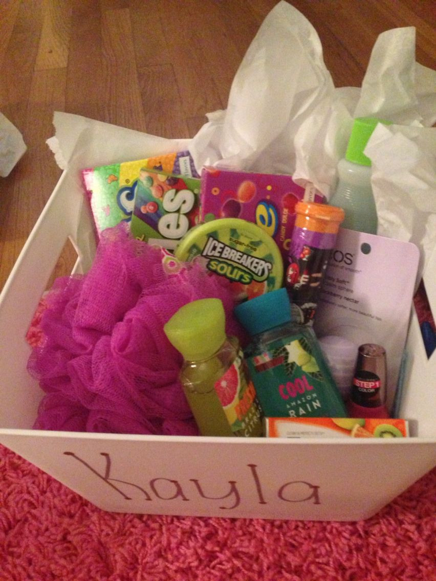 Gift Basket Ideas For Friend
 I ask my best friend what her favorite colors were and I