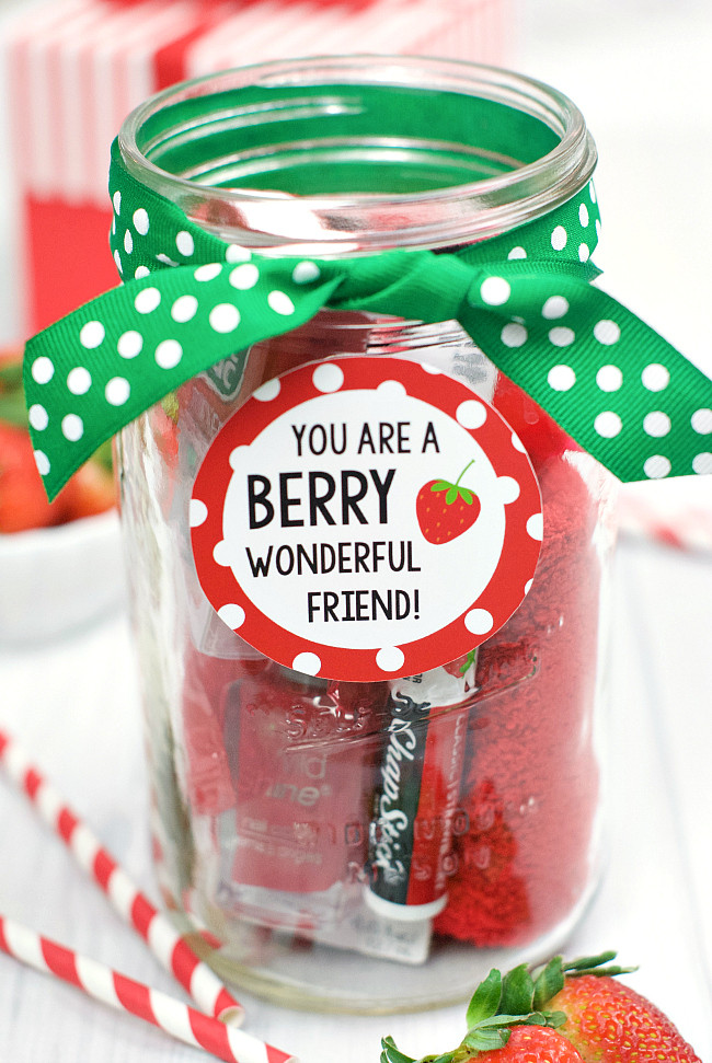 Gift Basket Ideas For Friend
 25 Gifts Ideas for Friends – Fun Squared