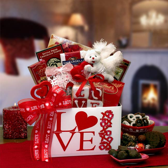 Gift Basket Ideas For Girlfriend
 Valentine s Day Gift Baskets For Your Sweet Girlfriend