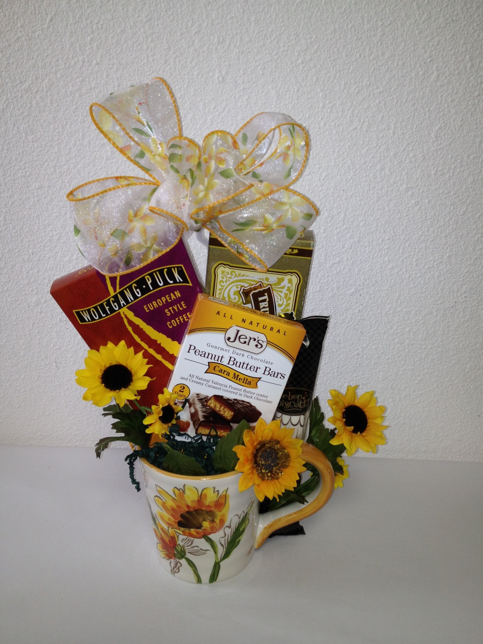 Gift Basket Ideas Mom
 Inexpensive Mother s Day Gift Baskets