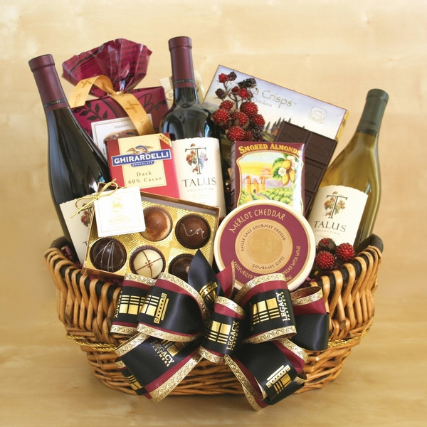 Gift Baskets Ideas For Families
 Christmas t basket ideas – a perfect t for friends