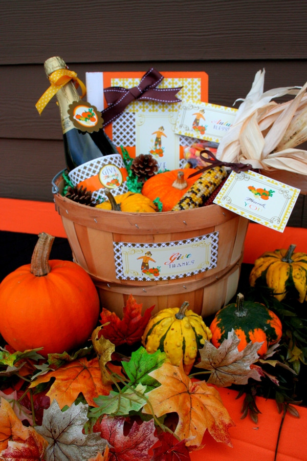 Gift For Thanksgiving
 Thanksgiving DIY Gratitude Gift Basket Party Ideas