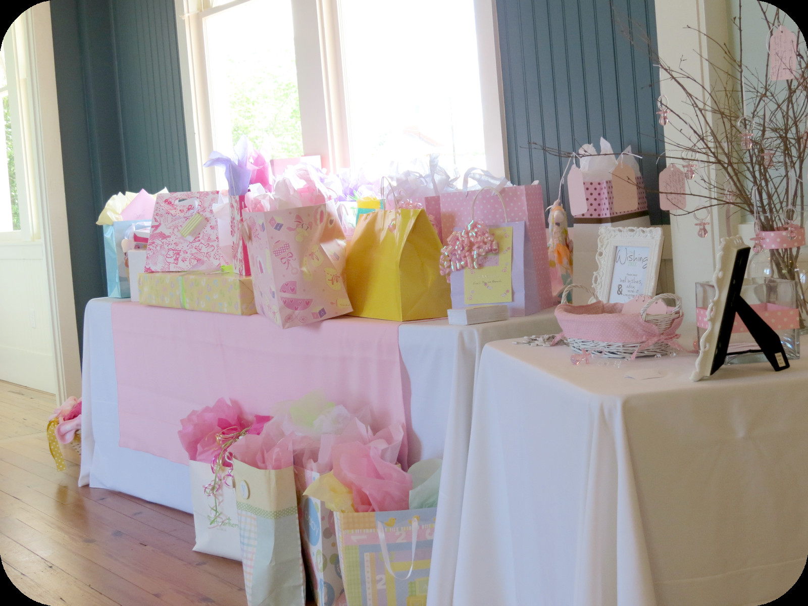 Gift Table Ideas For Baby Shower
 Sweet Beginnings Baby Shower