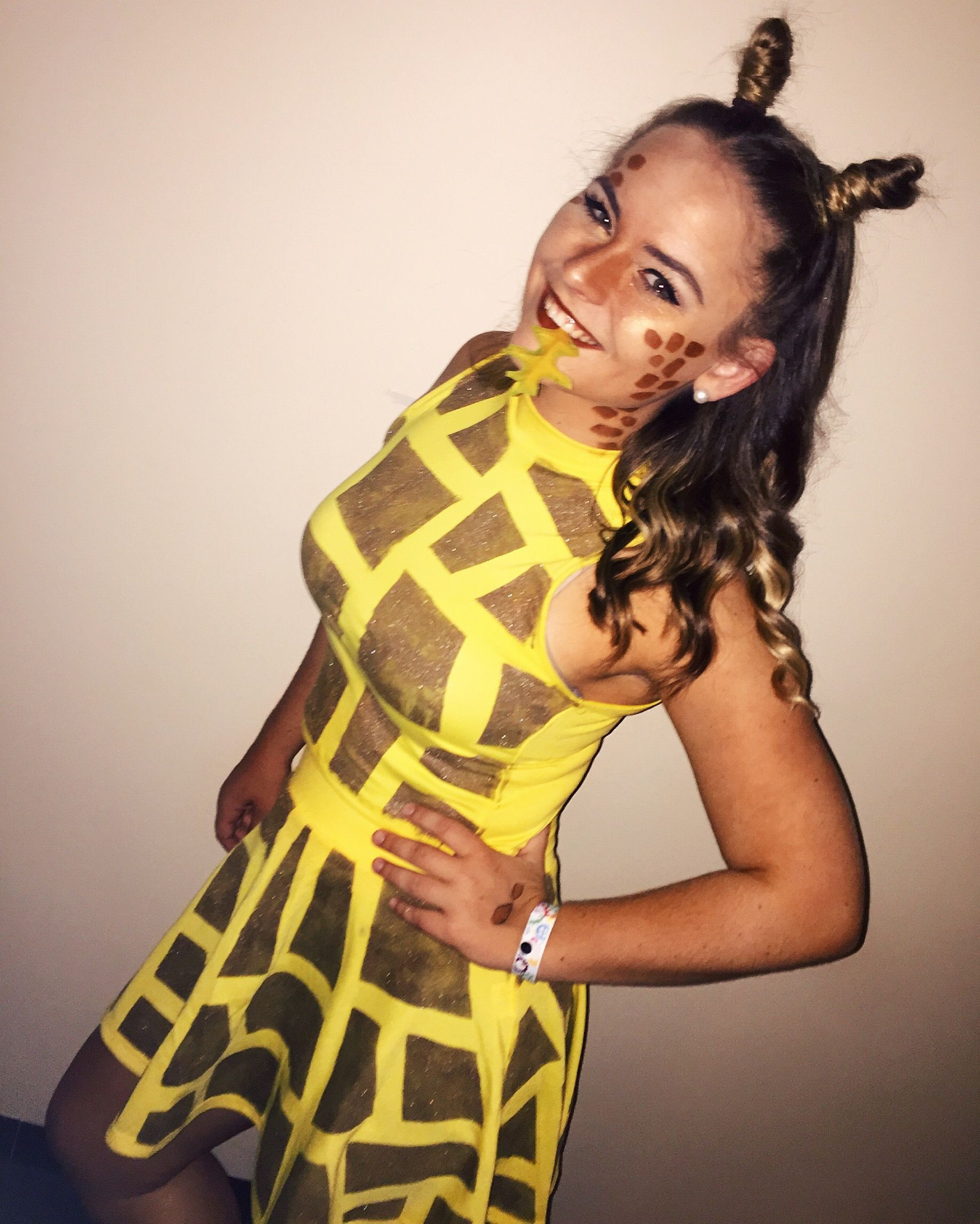 Giraffe Costume DIY
 DIY Giraffe costume